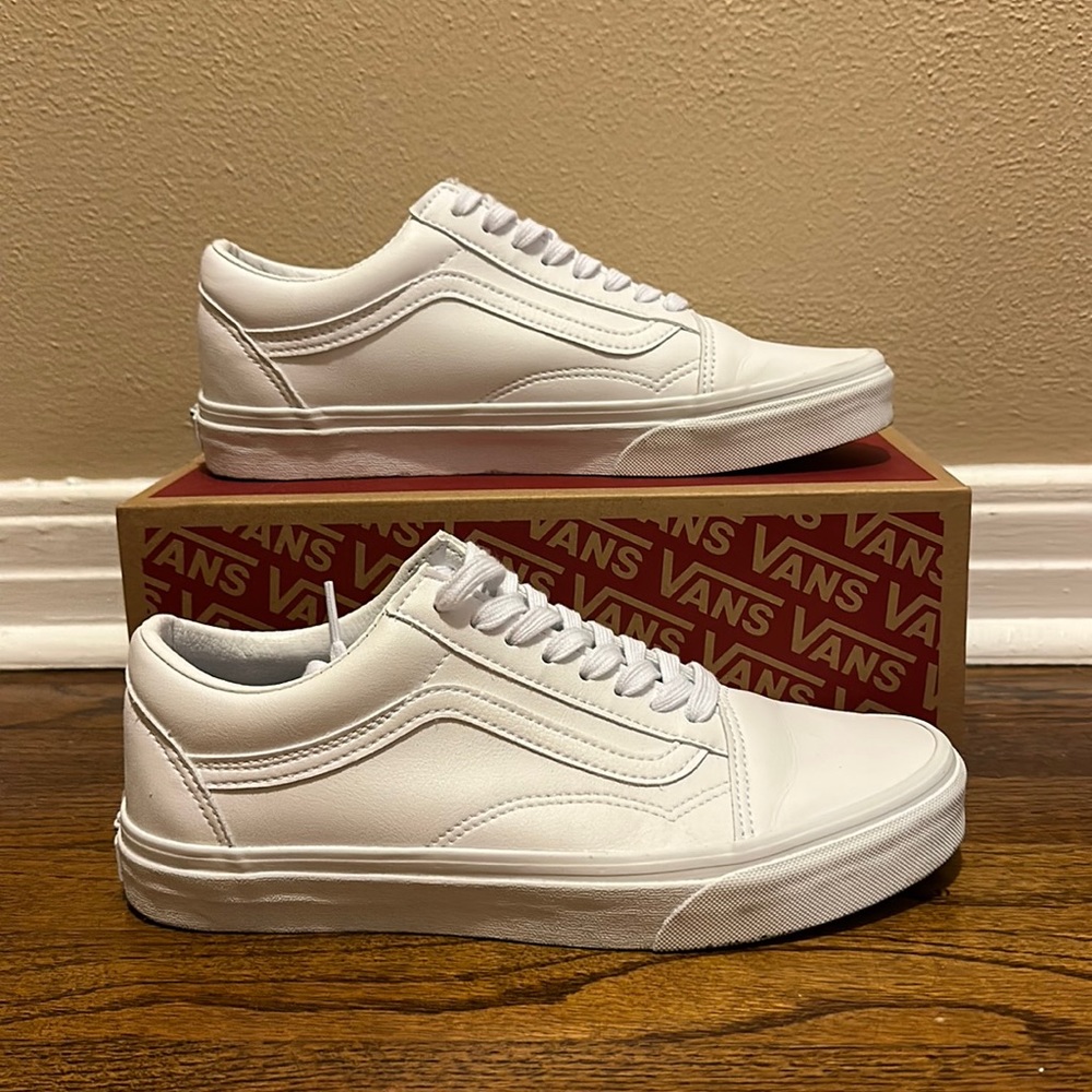 Vans Old Skool Classic Shoes Women’s 10 Men’s 8.5